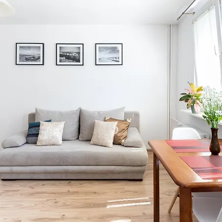 Helena アパート ソポト